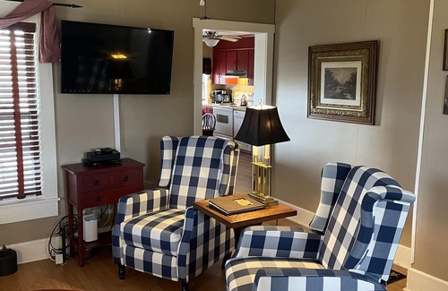 Elkton House | Historic Riverhouse w/riverview! Privacy and seclusion! Steps away from River!