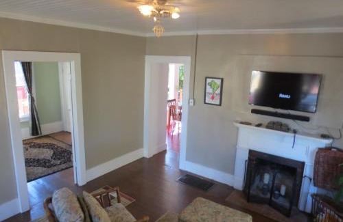 Santa Rosa House | Historic Santa Rosa Cottage