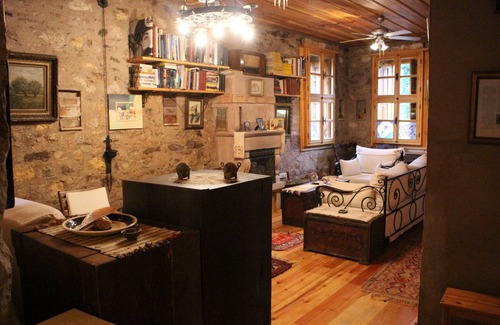 Ayvalik House | Historic Stone House with Garden and view in Cunda/Ayvalik