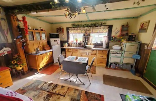Rapid City Cabin | Historic studio cabin in the Hills
