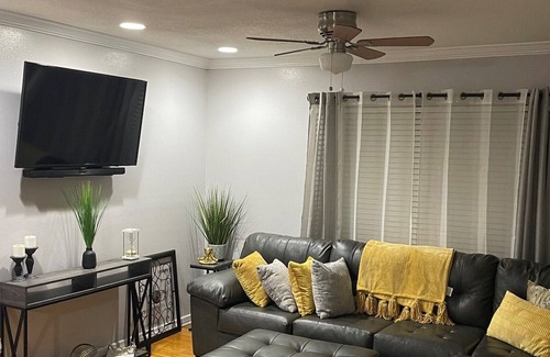 East Ybor House | Historic Ybor Hideaway