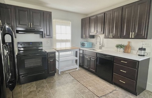 Brunswick Apartment | Historical 1st Floor 3BR APT Brunswick @ Bowdoin