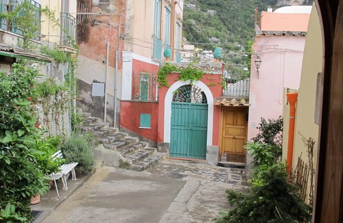 Chiesa Nuova Apartment | historical 5-room-apt. with spacious terrace, fantastic ocean view & grand piano