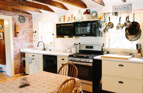 Waldoboro House | Historical Retreat in the heart of Midcoast Maine