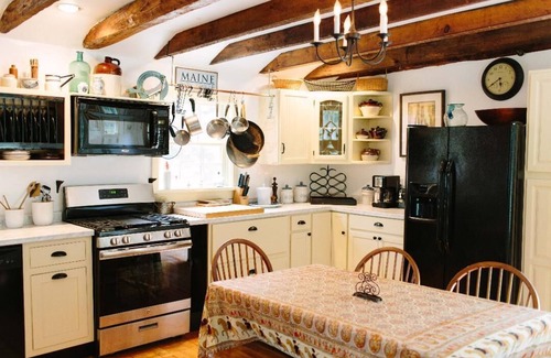 Waldoboro House | Historical Retreat in the heart of Midcoast Maine