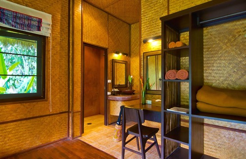 Mae Rim Hotel | Hmong Hilltribe Lodge