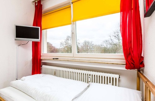 Vingst Apartment | HÖ01 large apartment with dryer and washing machine
