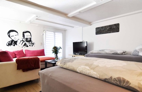 Kalk Apartment | HÖ01 large apartment with dryer and washing machine