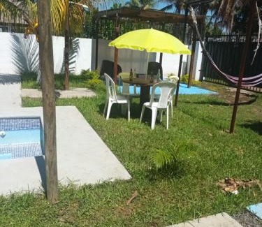 Monterrico House | Hogar media luna