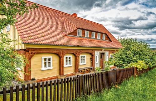 Grossschoenau Apartment | Holiday home Wiesenhäusel
