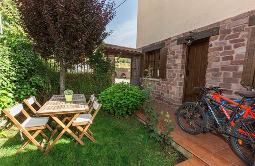 Fresneda de la Tiron House | Holiday home with barbecue