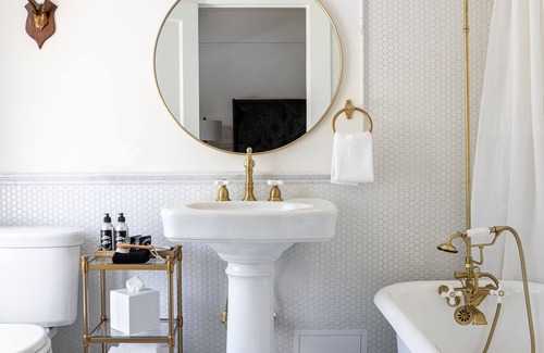 Grass Valley Hotel | Holbrooke Hotel