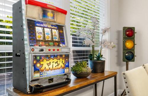 Northwest Boise City House | Hole In One Place W Jacuzzi, Ping Pong And Darts