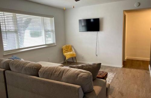 Cumings Beach Park House | “Hole in the Bottle” Dog-Friendly Retreat Near Wineries/Spire/GOTL