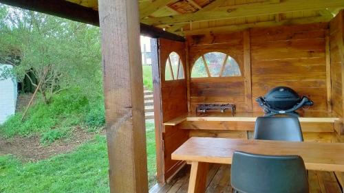 Pukemoremore Ski Chalet | Hole In The Ground