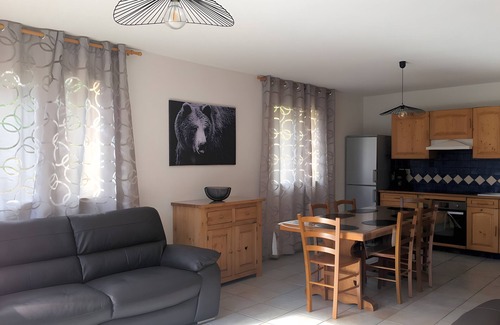 Saint-Jean-Saint-Nicolas House | Holiday Home 'Gentianes Bleues' with Mountain View, Private Terrace and Private Garden