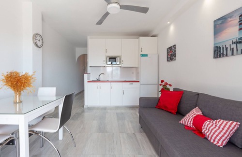 Benalmadena Costa Apartment | Holiday Apartment 'Lovely Seaview' with Pool, Wi-Fi & Terrace
