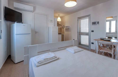Torre San Gennaro Apartment | Holiday Apartment "Saint Blue Beach - 13" with A/C & Wi-Fi