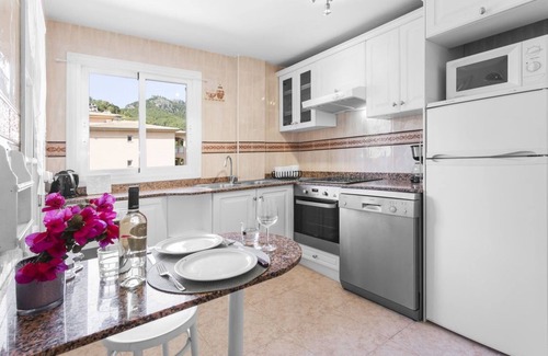 Puerto de Soller Apartment | Holiday Apartment "S Olivera" near Beach with Private Terrace & Wi-Fi