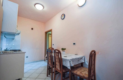 Pjescana Uvala Apartment | Holiday apartment with balcony