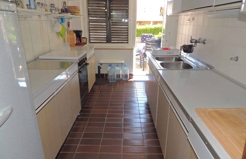 Vantacici Apartment | Holiday apartment 10 m from the beach