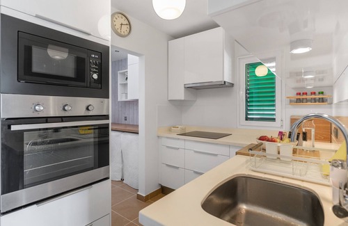 Playa Honda Apartment | Holiday Apartment '51 Avenue Playa Honda' with Sea Views, Terrace and Wi-Fi