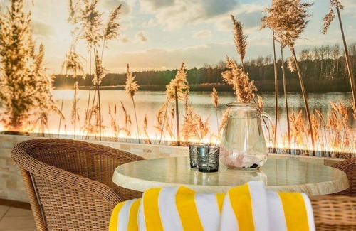 Saltusio Apartment | Holiday Apartment "Alpenhof Lodge Almrose iii" with Mountain View, Pool & Wi-Fi