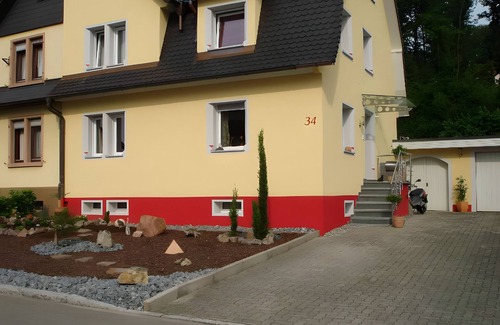 Gengenbach Apartment | Holiday Apartment 'Anna Vollmer' with Shared Terrace and Wi-Fi
