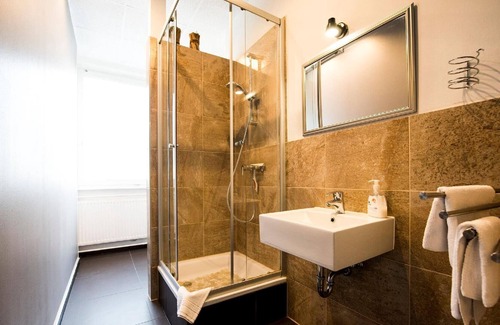 Schoeneberg Apartment | Holiday apartment Berlin for 1 - 16 persons with 6 bedrooms - Holiday apartment in one or multi-fami