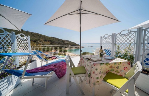Cavoli Apartment | Holiday apartment Cavoli for 1 - 2 persons - Holiday apartment in one or multi-family house