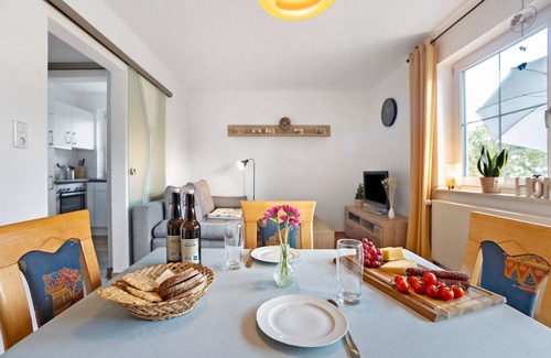 Marktoberdorf Apartment | Holiday Apartment 'Am Mühlbach' with Shared Garden, Balcony and Wi-Fi