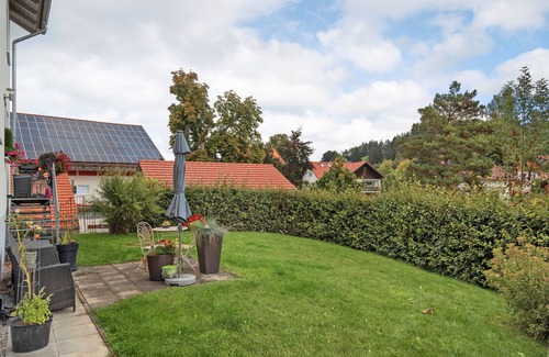 Marktoberdorf Apartment | Holiday Apartment 'Am Mühlbach' with Shared Garden, Balcony and Wi-Fi