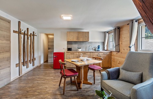 St. Blasien Apartment | Holiday Apartment '2' with Mountain View and Wi-Fi