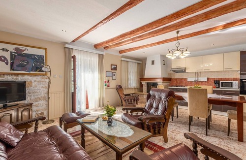 Peresiji Apartment | Holiday apartment Peresiji AUA with shared pool