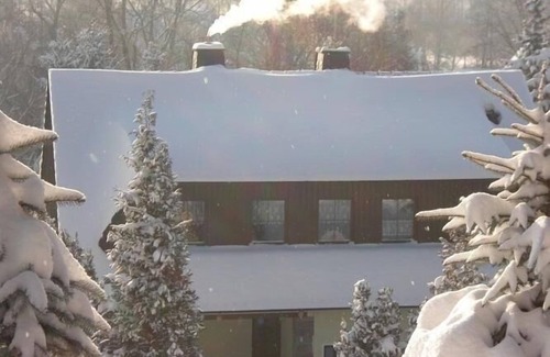 Stollberg/Erzgeb. Apartment | Holiday Apartment in Stollberg with Little Terrace