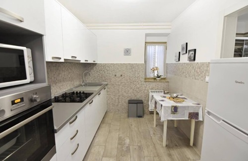 Murine Apartment | Holiday Apartment in Murine with Private Parking