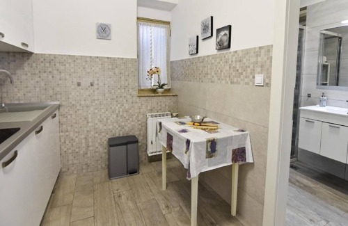 Murine Apartment | Holiday Apartment in Murine with Private Parking
