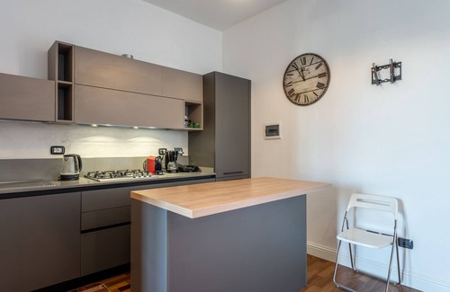 Stabbia Apartment | Holiday Apartment 'Casa Fiorita' with Terrace, Balcony & Wi-Fi