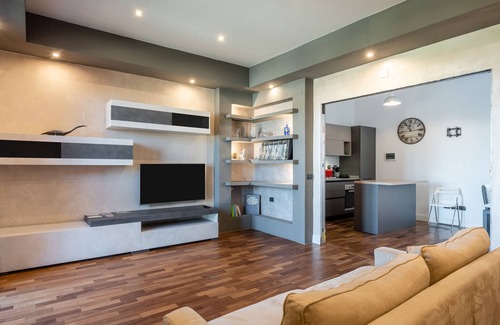 Stabbia Apartment | Holiday Apartment 'Casa Fiorita' with Terrace, Balcony & Wi-Fi