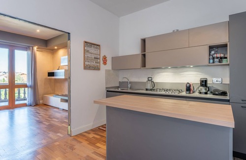 Stabbia Apartment | Holiday Apartment 'Casa Fiorita' with Terrace, Balcony & Wi-Fi