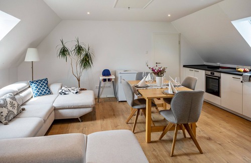 Kirchzarten Apartment | Holiday Apartment Kühn with Mountain View and Wi-Fi