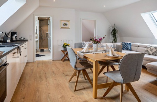 Kirchzarten Apartment | Holiday Apartment Kühn with Mountain View and Wi-Fi