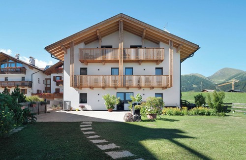 Maranza Apartment | Holiday Apartment "Living Lerchna - Apartment Morgentau" with Mountain View, Balconies & Wi-Fi