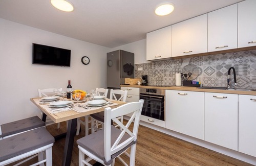 Selce Apartment | Holiday apartment mit Balkon