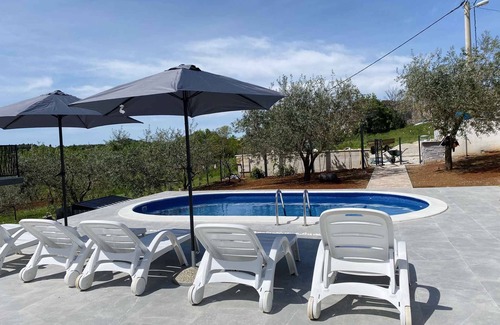 Jasenovica Apartment | Holiday apartment mit Klimaanlage und Pool