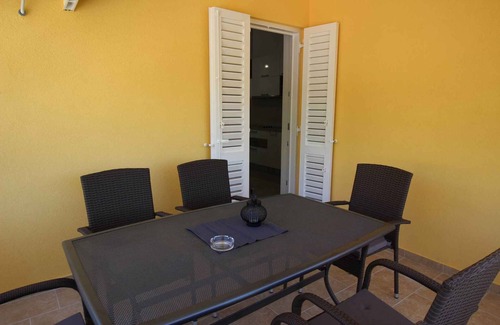 Baska Apartment | Holiday apartment mit Pool