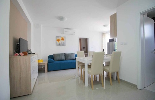Baska Apartment | Holiday apartment mit Pool