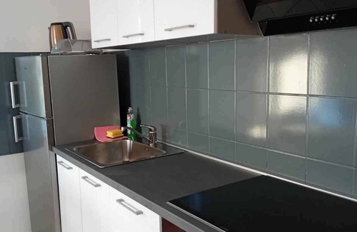 Klimno Apartment | Holiday apartment near the beach with sea view