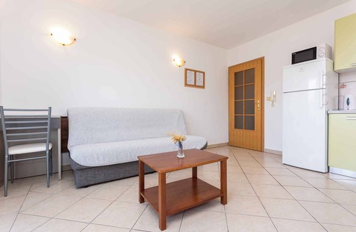 Baska Apartment | Holiday apartment near the sea with barbecue and panoramic view