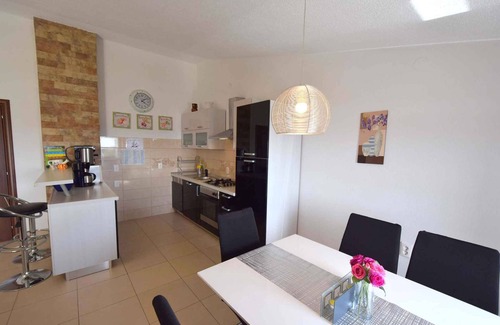 Municipality of Omisalj Apartment | Holiday apartment on the 2nd floor with pool